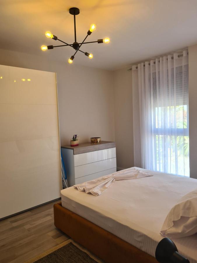 Old Beach Apartment Vlora Ngoại thất bức ảnh