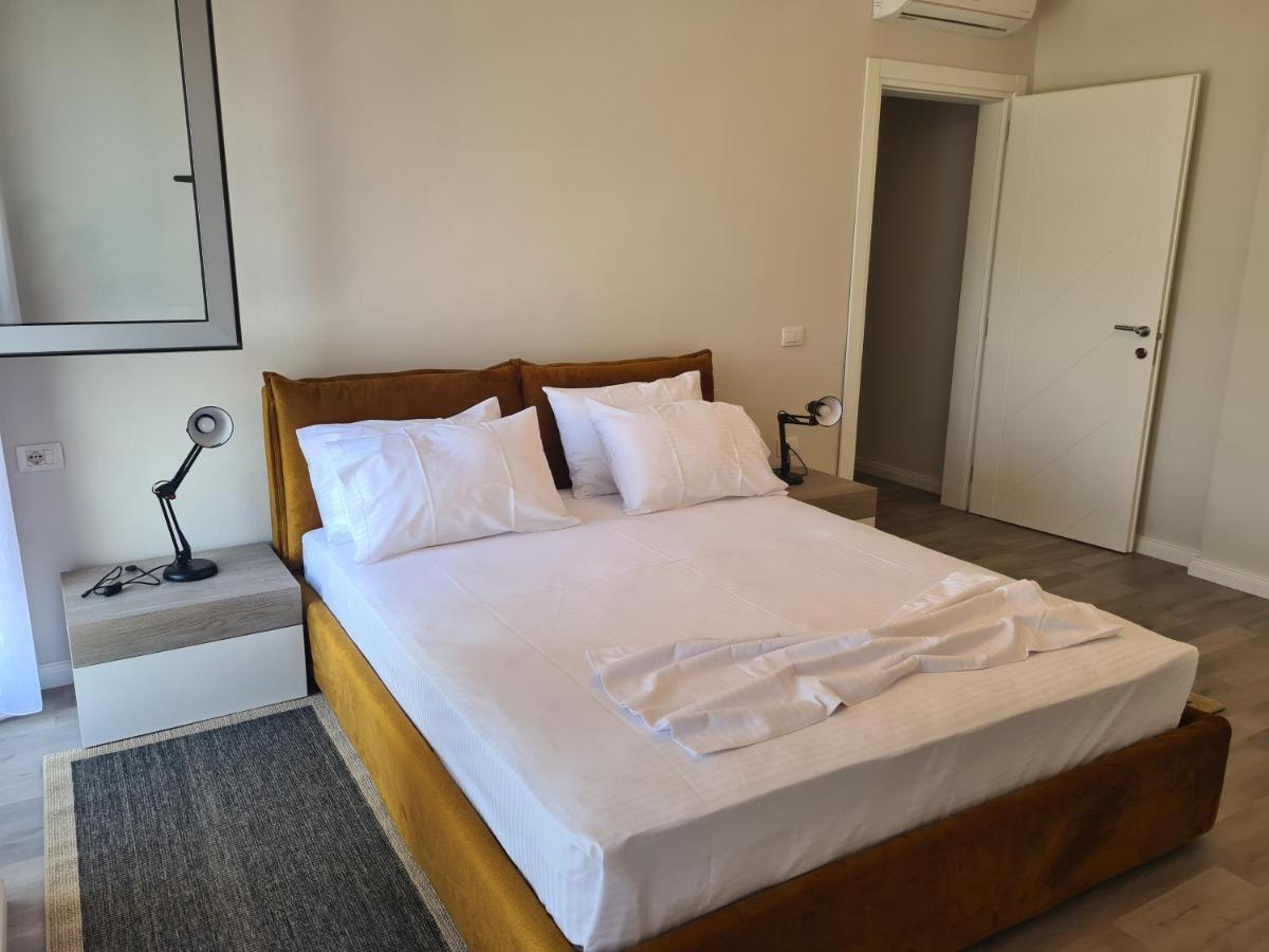 Old Beach Apartment Vlora Ngoại thất bức ảnh